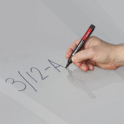 Маркер перманентный (нестираемый) BRAUBERG "Energy", ЧЕРНЫЙ, круглый наконечник, 3 мм, с клипом, 150475