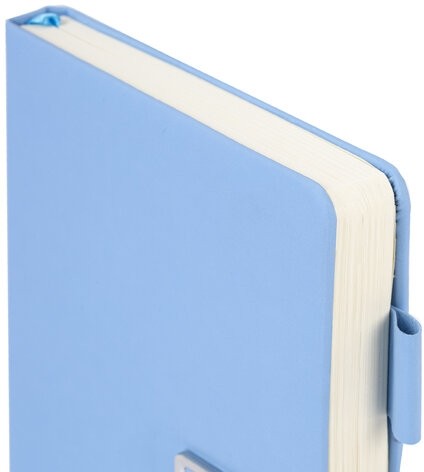 Ежедневник недатированный А5 143х210мм BRAUBERG Deluxe, под кожу, магнит 160л, голубой, 117144