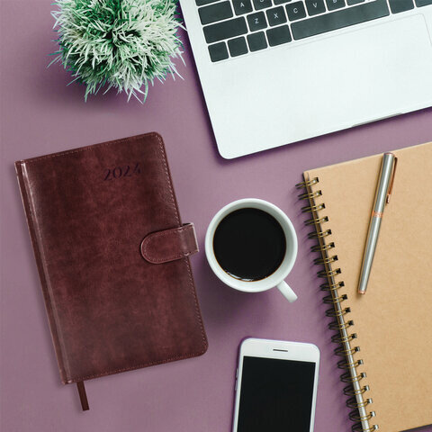 Ежедневник датированный 2024 А5 138x213 мм BRAUBERG "Legend", под кожу, застежка, коричневый, 114863