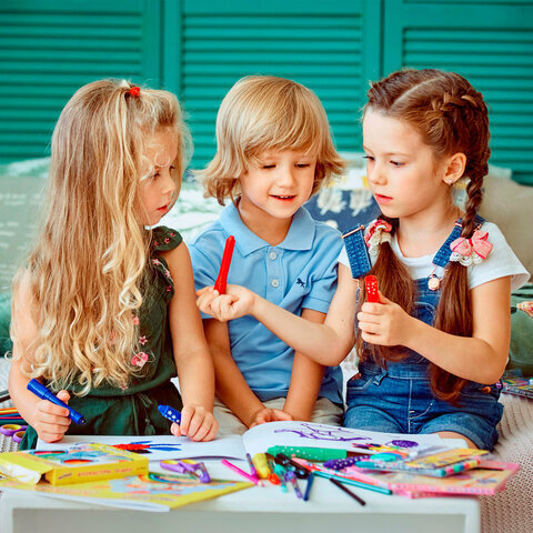 Альбом для рисования, А4, 40 листов, скоба, обложка картон, BRAUBERG, 200х283 мм, "Благородные кони" (2 вида), 103728