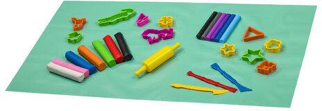 Набор для уроков труда ЮНЛАНДИЯ, клеенка ПВХ 40x69 см, фартук-накидка с рукавами, фиолетовый, 228355