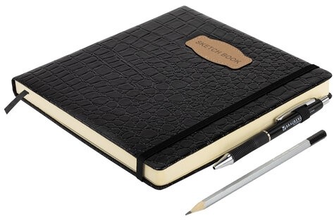 Скетчбук, слоновая кость 140 г/м2, 200х200 мм, 80 л., КОЖЗАМ, резинка, BRAUBERG ART CLASSIC, CROCO, черный, 116472