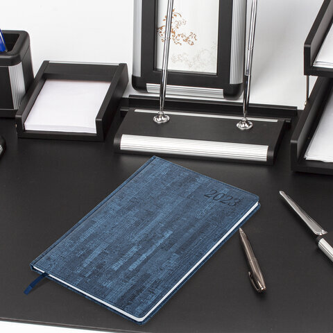 Еженедельник датированный 2023 БОЛЬШОЙ ФОРМАТ 210х297 мм А4, BRAUBERG "Wood", синий, 113940