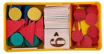 Касса цифр и счетного материала из натурального дерева "Учись считать", 128 предметов, пенал, С 515