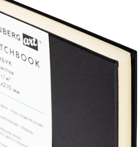 Скетчбук, слоновая кость 140 г/м2 130х210 мм, 80 л., КОЖЗАМ, гребень, BRAUBERG ART CLASSIC, черный, 116475