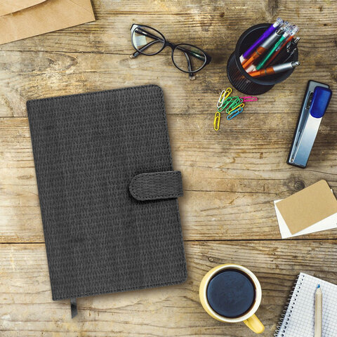 Еженедельник датированный 2023 А5 145х215 мм BRAUBERG "Augustus", черный, 113943