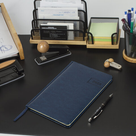 Еженедельник датированный 2023 А5 145х215 мм BRAUBERG "Imperial", синий, 113951