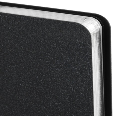 Ежедневник недатированный А5 138х213 мм BRAUBERG "Metallic", под кожу, 136 л., гибкий, черный, 113374