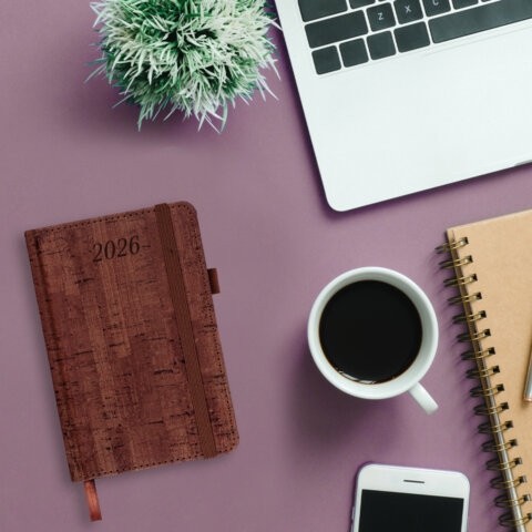 Ежедневник датированный 2026 МАЛЫЙ ФОРМАТ 100х150 мм, А6, BRAUBERG "Wood", под кожу, коричневый, 117263