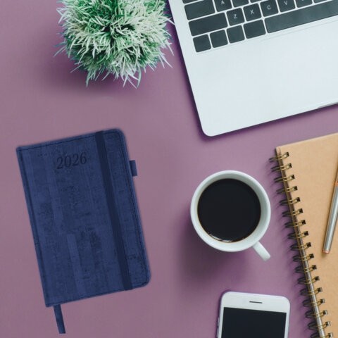 Ежедневник датированный 2026 МАЛЫЙ ФОРМАТ 100х150 мм, А6, BRAUBERG "Wood", под кожу, синий, 117264