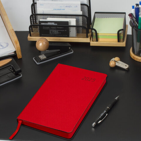 Ежедневник датированный 2025, А5, 138x213 мм, BRAUBERG "Stylish", под кожу гибкий, красный, 115826