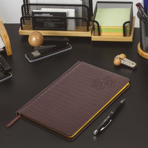 Еженедельник датированный 2026 А5 145х215 мм, BRAUBERG "Comodo", под кожу, темно-коричневый, 117166