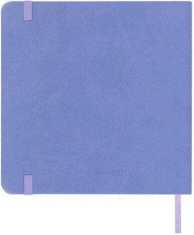 Скетчбук, слоновая кость 140 г/м2 200х200 мм, 80 л., КОЖЗАМ, резинка, BRAUBERG ART CLASSIC, пастель сиреневый, 116881