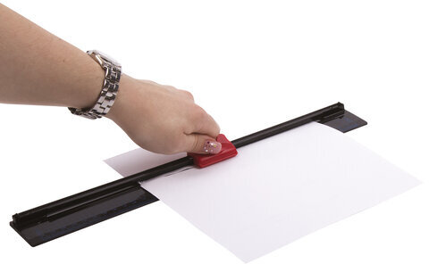 Резак роликовый BRAUBERG R3, на 3 л, длина реза 320 мм, безопасное лезвие, в блистере, А4, 531118