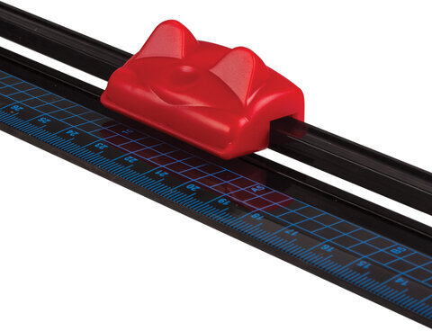 Резак роликовый BRAUBERG R3, на 3 л, длина реза 320 мм, безопасное лезвие, в блистере, А4, 531118