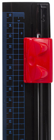 Резак роликовый BRAUBERG R3, на 3 л, длина реза 320 мм, безопасное лезвие, в блистере, А4, 531118