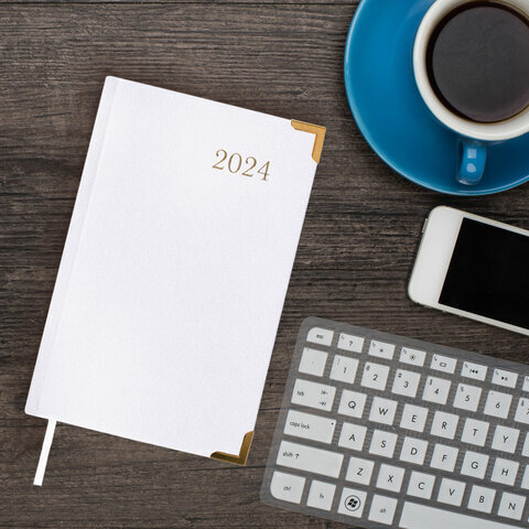 Ежедневник датированный 2024 А5 138x213 мм BRAUBERG "Senator", под кожу, белый, 114888