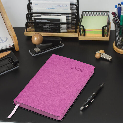 Ежедневник датированный 2024 А5 138x213 мм BRAUBERG "Stylish", под кожу, гибкий, розовый, 114891