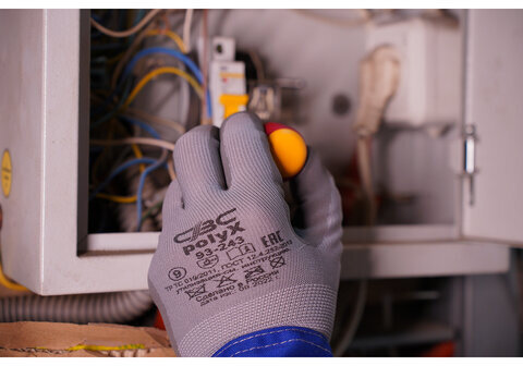 Перчатки полиэфирные ПОЛИКС маслостойкие 1 пара, 15 класс, 30-32 г, размер 9, покрытие - облив ПОЛИУРЕТАНОВОЕ, эластичные и комфортные, СВС, 93-243 сер/сер