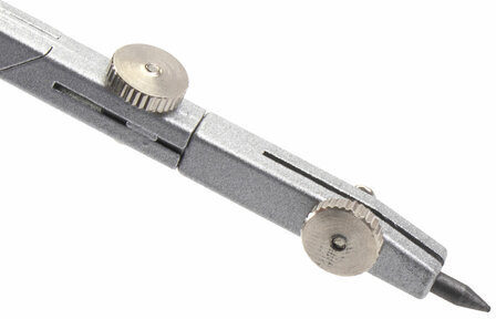 Готовальня BRAUBERG "Student Oxford", 3 предмета: циркуль 140 мм, грифель, точилка, пенал с подвесом, 210332