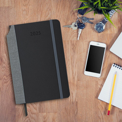 Ежедневник датированный 2025 А5 138x213 мм, BRAUBERG "Mosaic", под кожу, карман для ручки, резинка-фиксатор, черный, 115838