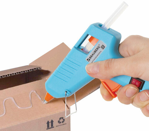 Клеевой пистолет 15 Вт для стержня 7 мм, комплект 20 стержней (10 белых + 10 прозрачных), BRAUBERG, 671052