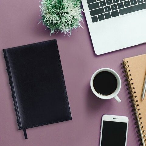 Ежедневник недатированный А5 138х213 мм BRAUBERG "FLAME", под кожу, 160 л., черный, серебряный срез, 113425