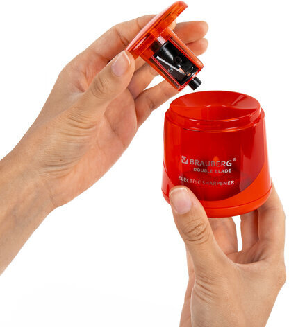 Точилка электрическая BRAUBERG DOUBLE BLADE RED, двойное лезвие, питание от 2 батареек АА, 271338