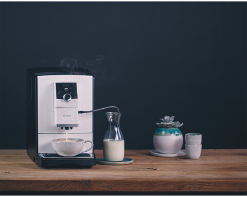 Кофемашина NIVONA CafeRomatica NICR796, 1455 Вт, объем 2,2 л, автокапучинатор, белая, NICR 796