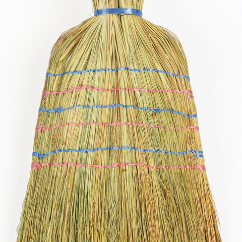 Веник сорго 6-ти прошивной ЛЮБАША ПРЕМИУМ, 400-440 г, ширина метелки 30-35 см, длина 79 см, 604230