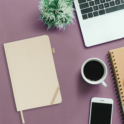 Ежедневник недатированный А5 138x213 мм BRAUBERG "Finest" под кожу, резинка, 136 л., бежевый, 111871