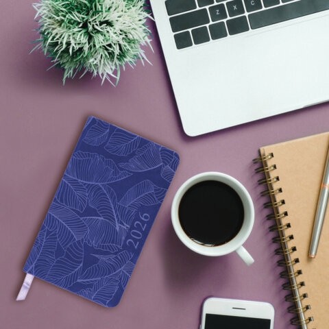 Еженедельник датированный 2026 МАЛЫЙ ФОРМАТ 95х155 мм, А6, BRAUBERG "Foliage", под кожу, сиреневый, 117201