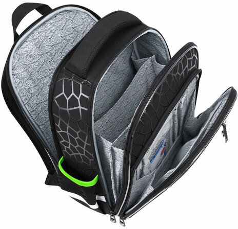 Ранец BRAUBERG QUADRO, 3 отделения, с брелком, "Tyrannosaur", светящийся рисунок, 37х28х18 см, 272021