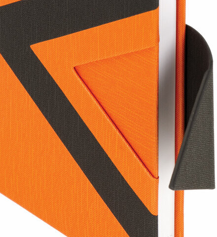 Ежедневник недатированный А5 138x213 мм BRAUBERG "Waves" под кожу, застежка 160 л., оранжевый/черный, 111878