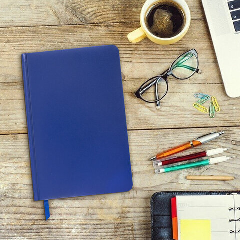 Ежедневник недатированный А5 (138x213 мм) BRAUBERG "Select", балакрон, 160 л., синий, 111664