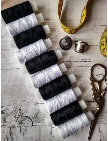 Набор швейных ниток, 10 штук (5 белых и 5 черных) по 150 м, прочные, 45 ЛЛ, ОСТРОВ СОКРОВИЩ, 662790