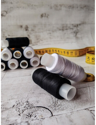 Набор швейных ниток, 10 штук (5 белых и 5 черных) по 150 м, прочные, 45 ЛЛ, ОСТРОВ СОКРОВИЩ, 662790