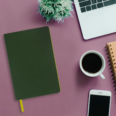 Блокнот А5 (148x218 мм), BRAUBERG "Metropolis Mix", под кожу, 80 л., клетка, темно-зеленый, 111037