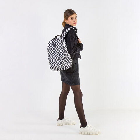 Рюкзак BRAUBERG POSITIVE универсальный, потайной карман, "Black and White", 42х28х14 см, 270777