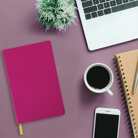 Ежедневник недатированный А5 138х213 мм BRAUBERG "Flex" под кожу, гибкий, 136 л., розовый, 111683