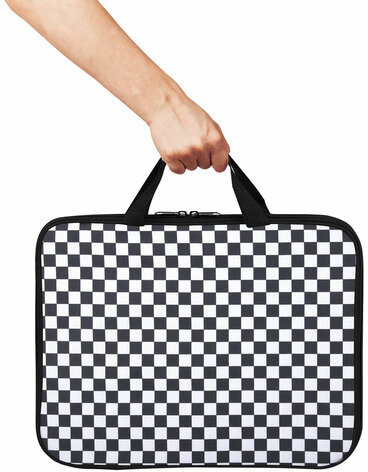 Папка на молнии с ручками BRAUBERG А4, 1 отделение, полиэстер, 20 мм, "Black and white", 272172