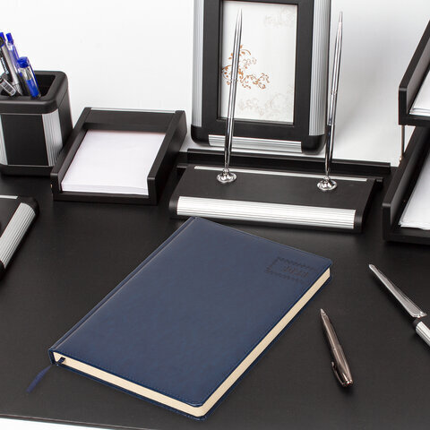 Ежедневник датированный 2023 БОЛЬШОЙ ФОРМАТ 210х297 мм А4, BRAUBERG "Imperial", синий, 113913