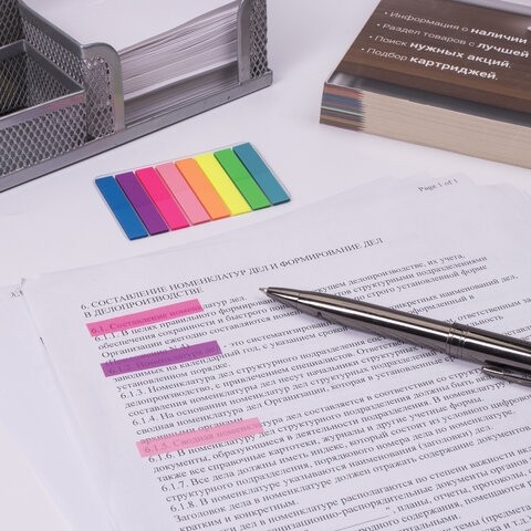 Закладки клейкие BRAUBERG НЕОНОВЫЕ, пластиковые, 45х8 мм, 8 цветов х 20 листов, на пластиковом основании, 126699