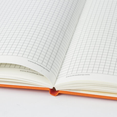 Блокнот А5 (148x218 мм), BRAUBERG "Metropolis Special", под кожу, 80 л., резинка, клетка, оранжевый, 111576