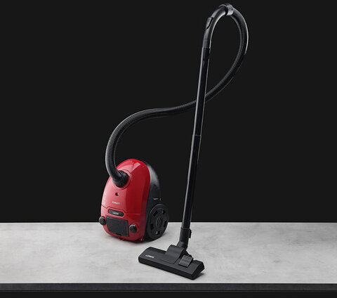Пылесос SCARLETT SC-VC80B63 с пылесборником, 1600 Вт, мощность всасывания 360 Вт, красный