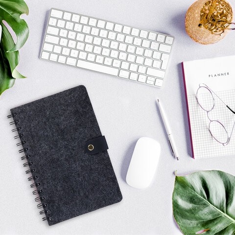 Ежедневник недатированный А5 135х210мм BRAUBERG "Felt" на гребне, войлок, кнопка 160л, черный, 117132