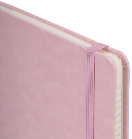 Блокнот А5 (148x218 мм), BRAUBERG "Metropolis Special", под кожу, 80 л., резинка, клетка, розовый, 111579