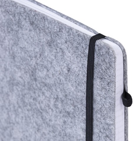 Блокнот А5 138x213мм BRAUBERG "Voylok" войлок, резинка, держатель, 80л клетка, серый, 117135