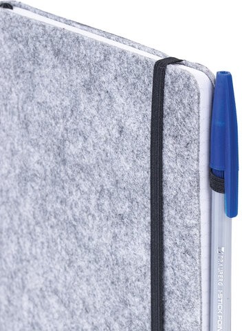 Блокнот А5 138x213мм BRAUBERG "Voylok" войлок, резинка, держатель, 80л клетка, серый, 117135