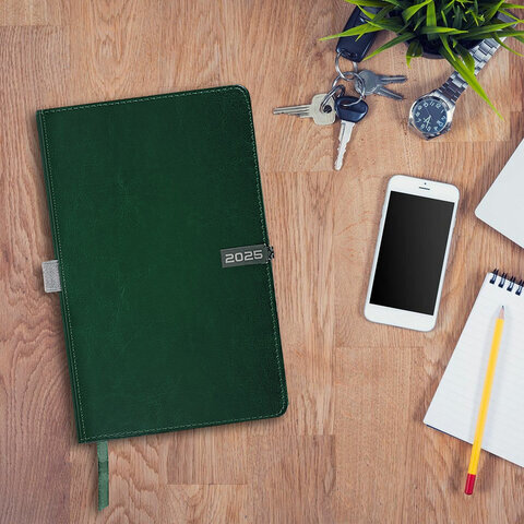 Ежедневник датированный 2025, А5, 138x213 мм, BRAUBERG "Inspiration", под кожу, цветной срез, темно-зеленый, 115904